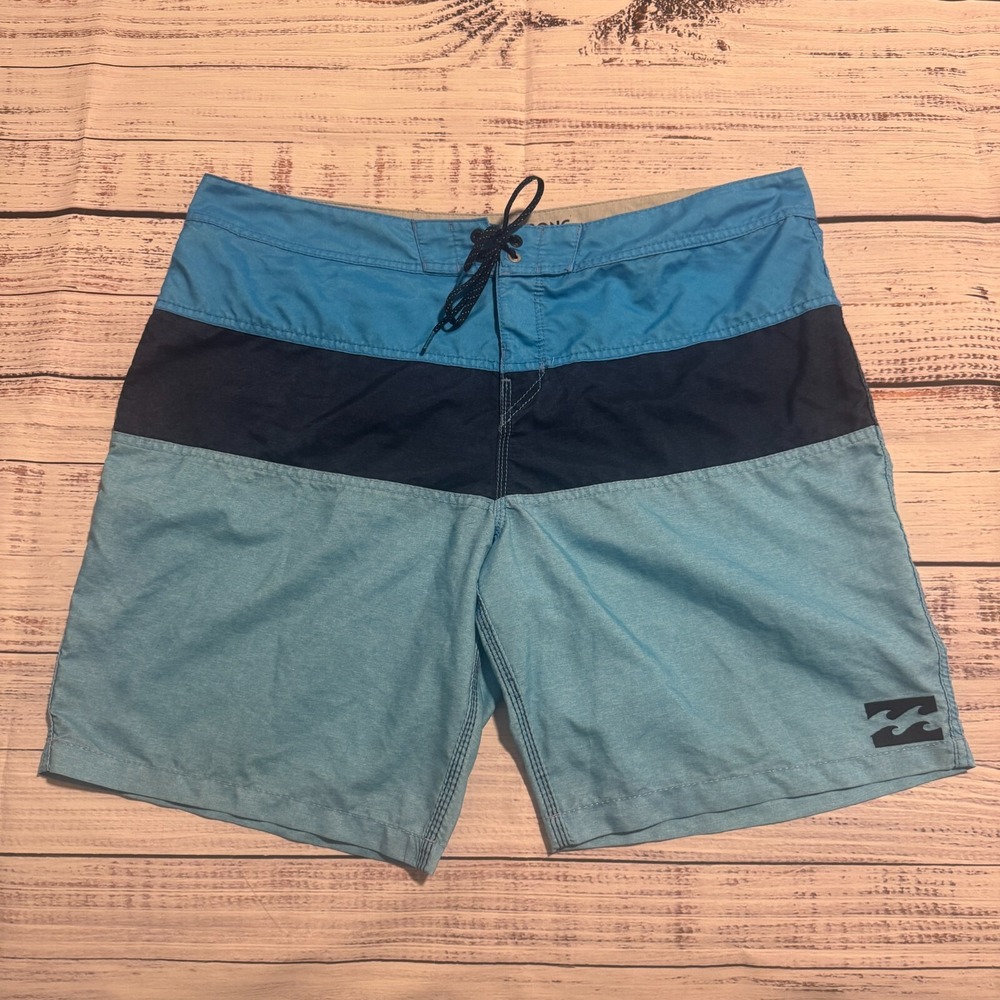 Billabong Shorts Light Blue Swim Trunks Tribong Swimwear Men's Size 40